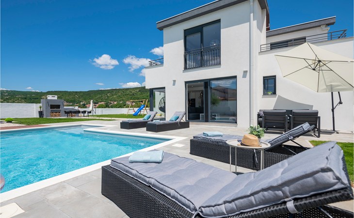 Stunning home in Donji Prolozac 1