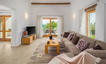 Awesome home in Baredine 3