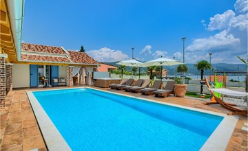Villa Mek 2