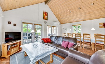 Beautiful home in Tarm with WiFi 3