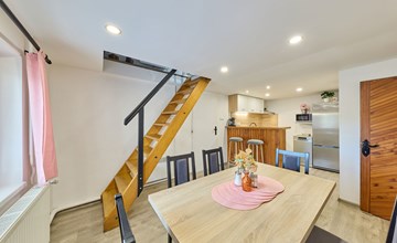 Leisure Lounge & Pool 3