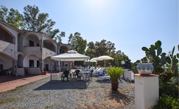 2 bedroom lovely apartment in Parghelia 3