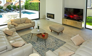 Gorgeous home in Petrcane 2