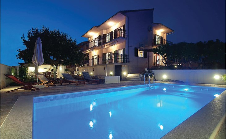 Stunning home in Okrug Gornji 1
