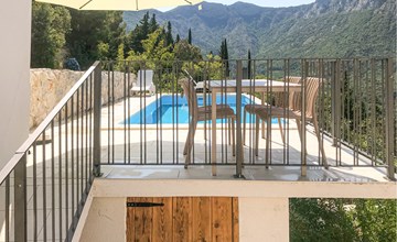 Lovely home in Zaostrog with house sea view 2