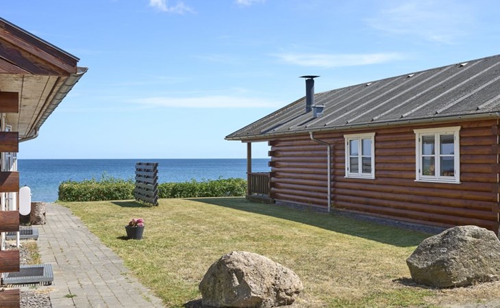 "Stille" - 10m from the sea 1