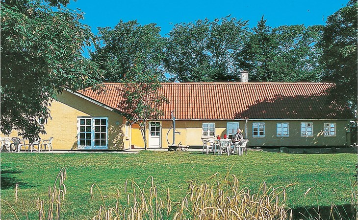 5 bedroom stunning home in øster assels 1