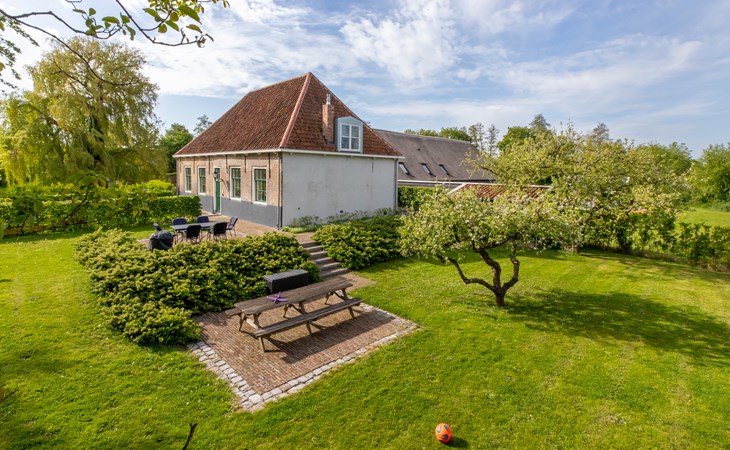 Vakantiehuis 'Boerderij Molenhof' - Stationsweg 5 | Heinkenszand  1