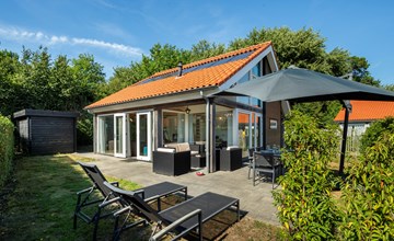 Zonnedorp 1 Modern beach house op villapark in Renesse 2