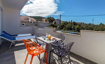 Amazing apartment in Cavtat with swimming pool 2