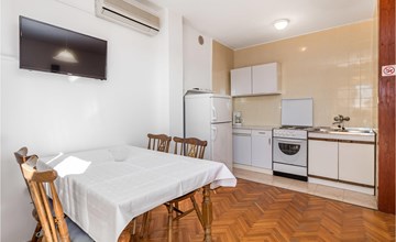 2 bedroom awesome apartment in Rab 3
