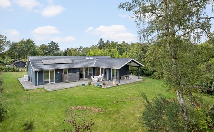 Nice home in Dronningmølle with sauna 1