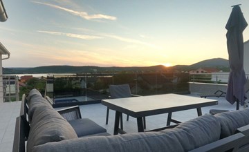 Modernes Ferienhaus mit eigenem Pool und Meerblick 3
