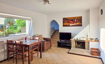 1 bedroom pet friendly apartment in Mscice 3