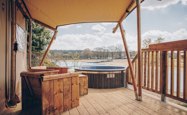 Glamfield Lodge Premium with hot tub | 6 Pers. 1