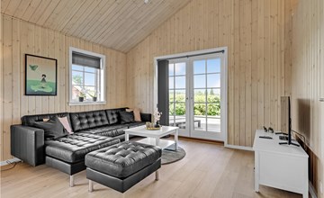 Lovely home in Frørup with kitchen 3