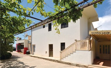 Lovely apartment in Podstrana with WiFi 3