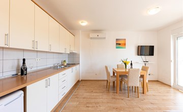 Amazing apartment in Duce with WiFi 3