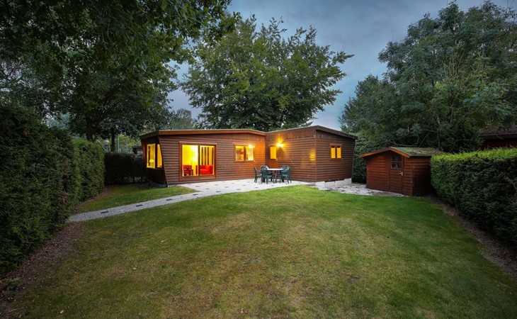 Cozy Wooden Chalet  1