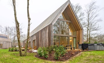 Lodge mit Jacuzzi | 6 Personen 2