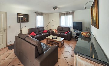 Lovely home in Agde with WiFi 3