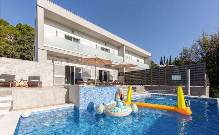 Gorgeous home in Srinjine 1