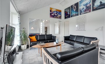 4 bedroom lovely home in Oksbøl 3