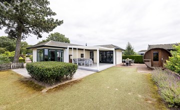 Accommodation for six persons with outdoor sauna & view of the Veluwemeer, three bedrooms 2