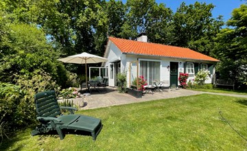 Holiday home Zeeroos 2