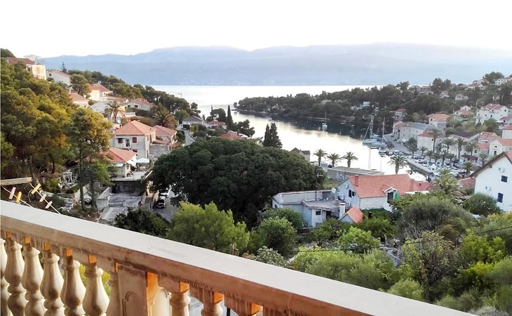 Amazing apartment in Supetar-Splitska 1