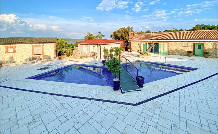 Gorgeous home in Nerezine with WiFi 1