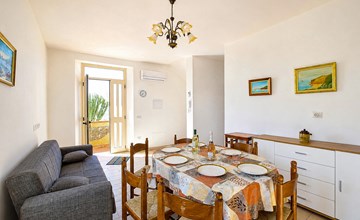 2 bedroom gorgeous apartment in Ricadi 2