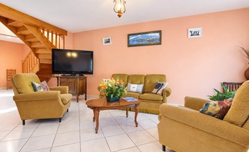 3 bedroom cozy home in Creances 2