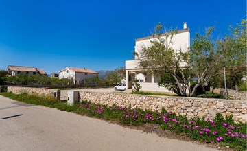 Awesome apartment in Razanac with WiFi 2