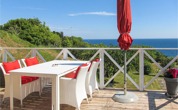 2 bedroom gorgeous apartment in Gudhjem 1