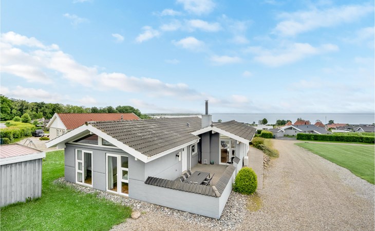 Amazing home in Sjølund with kitchen 1