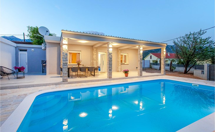 Pet friendly home in Seline 1