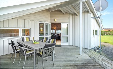 Stunning home in Strøby with WiFi 3