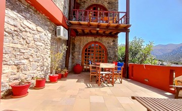 Kretisches Steinhaus mit Gemeinschaftspool 2