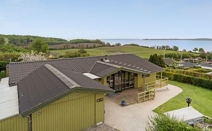 Amazing home in Aabenraa with kitchen 1