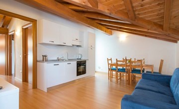 Dachgeschosswohnung am See für 6 Personen 2