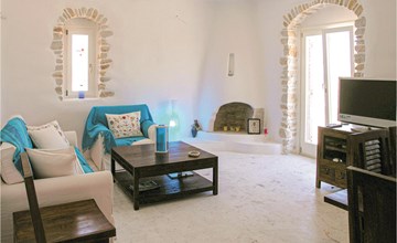Cozy home in Ampela, Paros with WiFi 3