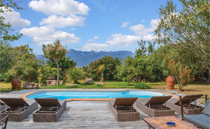 Gorgeous home in Figari 1