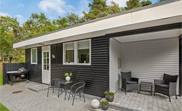 Beautiful home in Aakirkeby with WiFi 2