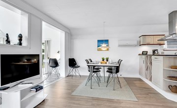 "Frida" - 125m from the sea 2