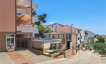 Beautiful apartment in Baska Voda 2