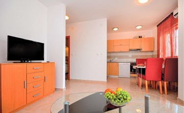 Pet friendly apartment in Nin 2