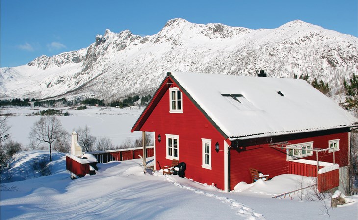 Awesome home in Svolvær with WiFi 1
