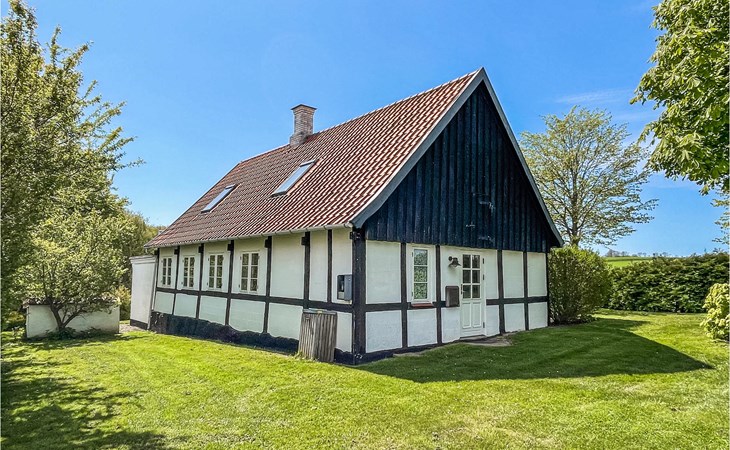 2 bedroom gorgeous home in Allinge 1