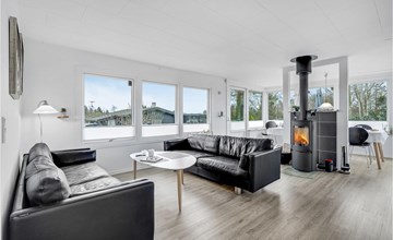 Gorgeous home in Bogø By with WiFi 3